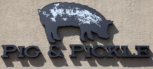 pig and pickle outside emplem