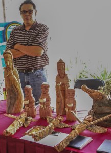 leonardo salazar wooden statue